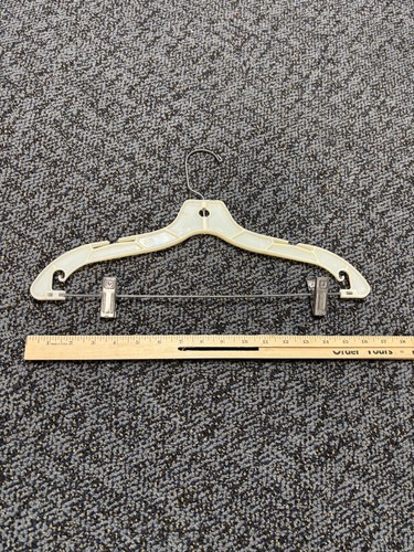 Clothes hanger 117 - hanger,