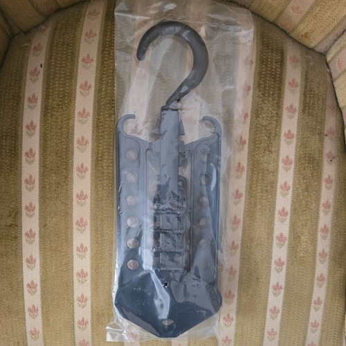 Hook hang super hanger - n,